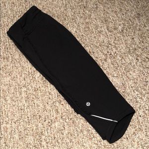 Lululemon All Black Ruffle Crop Leggings Sz 8